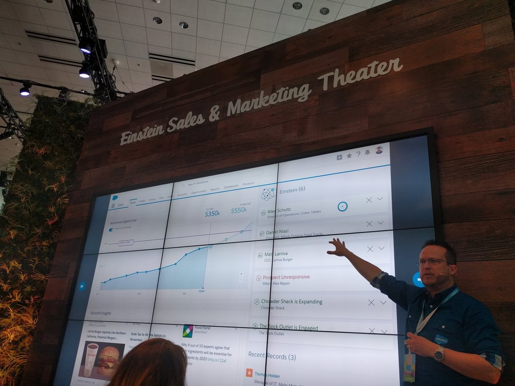 luisa-rueda-salesforce-dreamforce-einstein-summa.jpg-large.jpeg